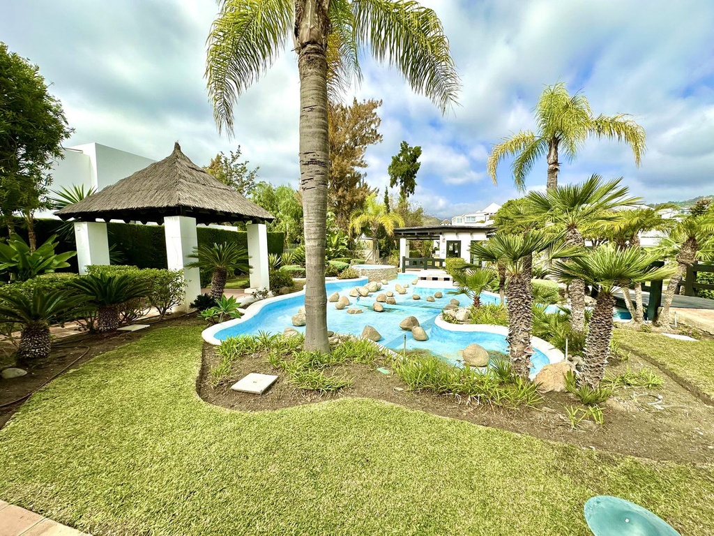 Moderný apartmán v Rio Real Golf – Costa del Sol