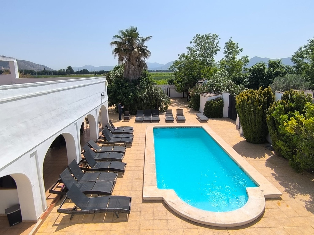 Moderná vila v Villena – Inland