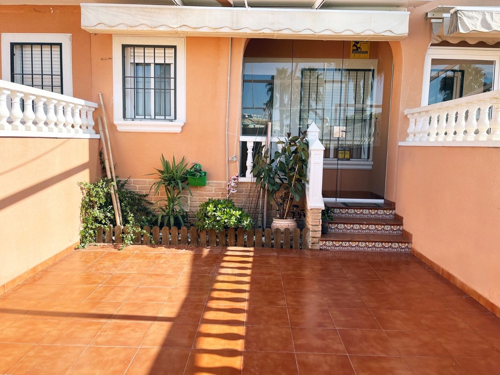 Mestský Dom v Torrevieja s bazénom