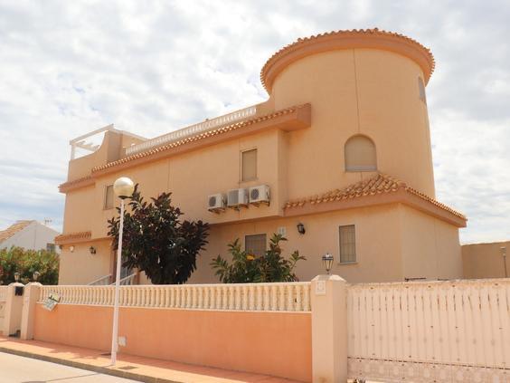 Moderná vila v La Manga del Mar Menor – Km 17