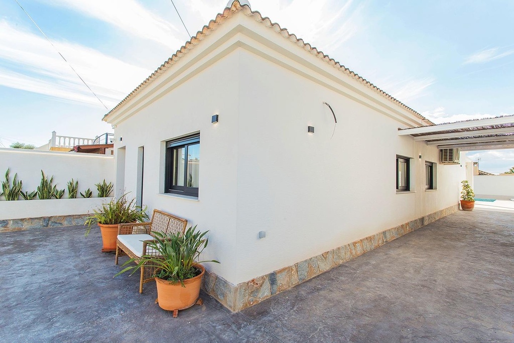 Moderný mestský dom v Torrevieja – La Siesta