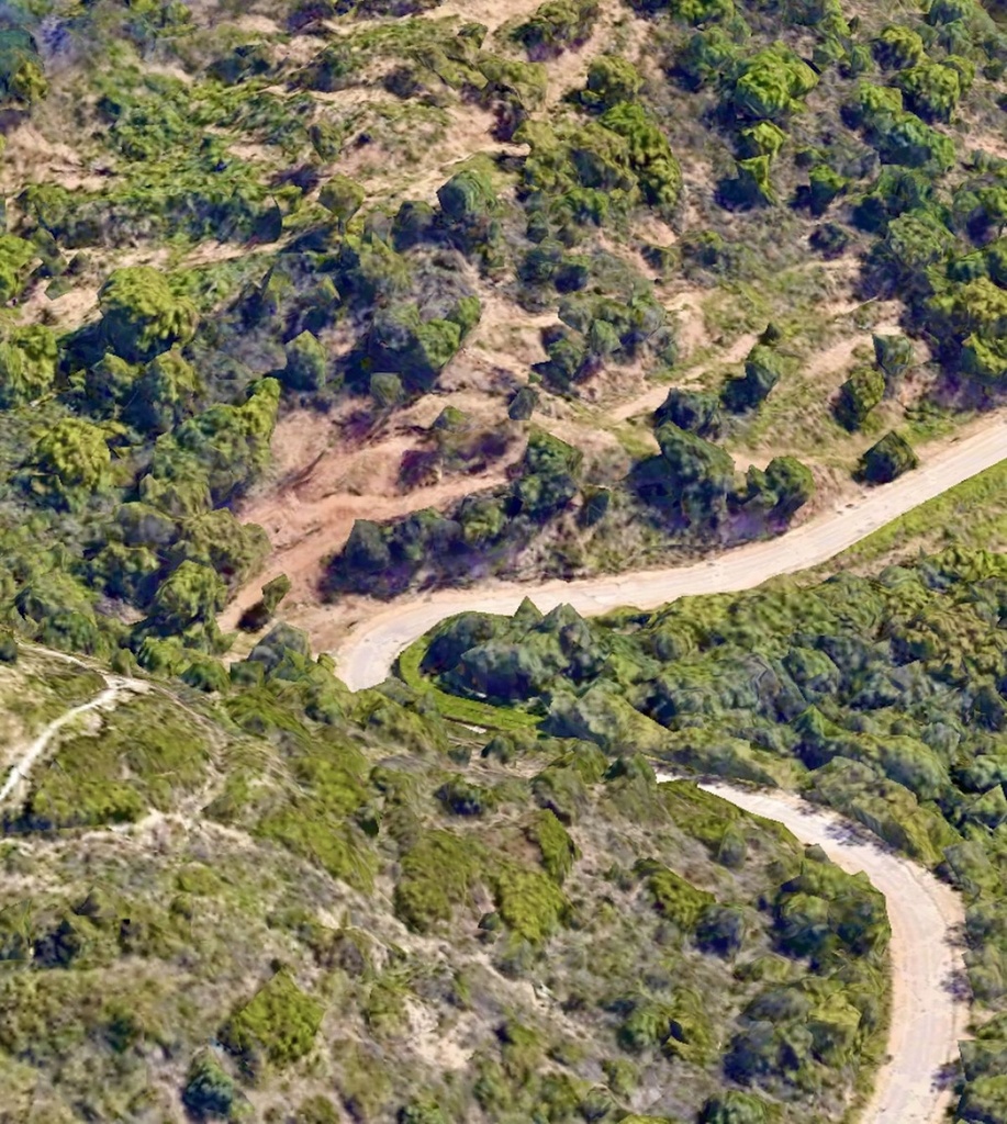 Moderný Land v Altos de los Monteros – Inland