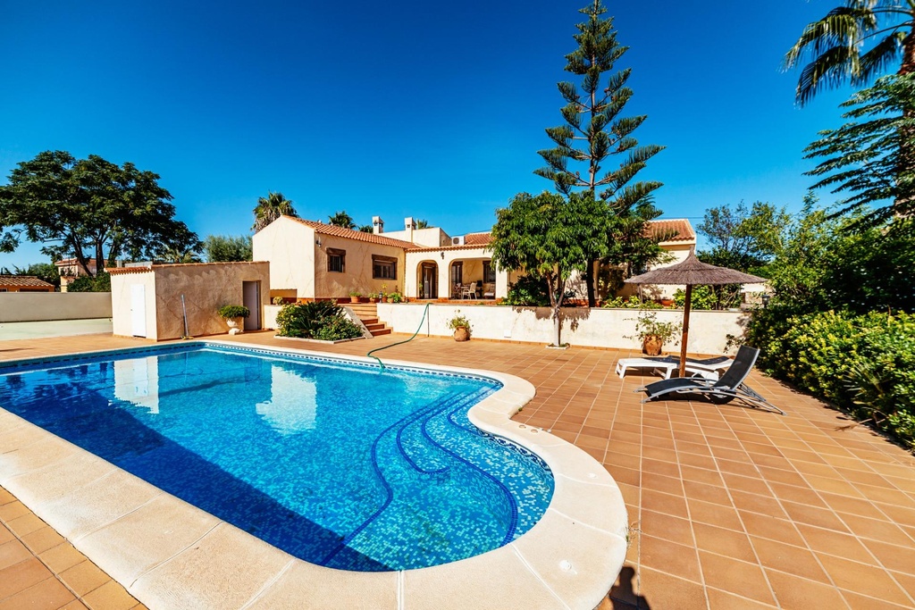 Luxusná vila v Los Montesinos – Montesinos Los