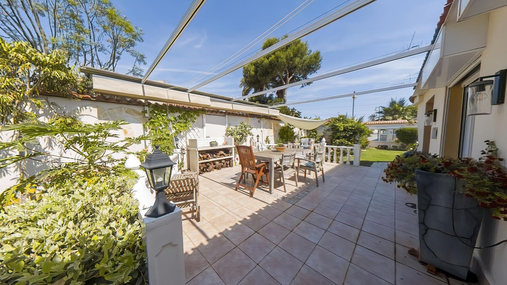 Moderná vila v Torrevieja – Costa Blanca