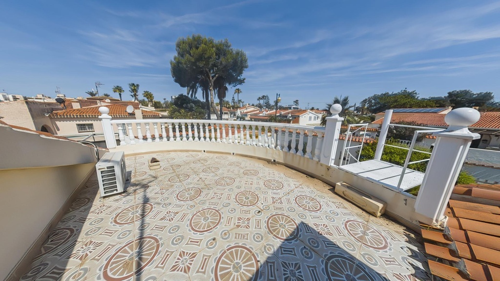Moderná vila v Torrevieja – Costa Blanca