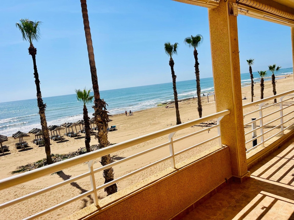 Moderný apartmán v Torrevieja – La Mata