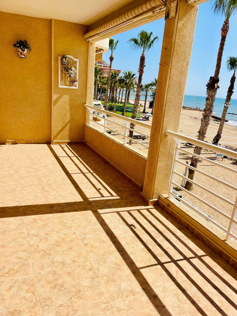 Moderný apartmán v Torrevieja – La Mata