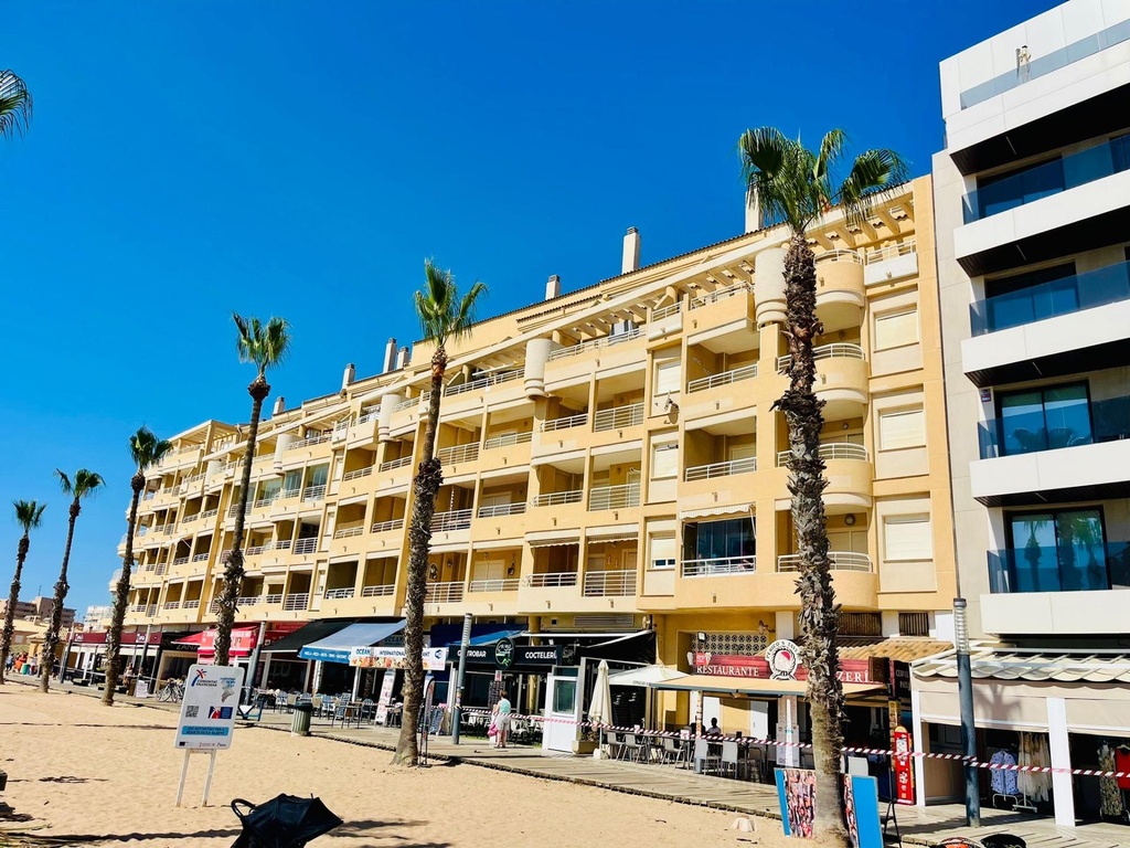 Moderný apartmán v Torrevieja – La Mata