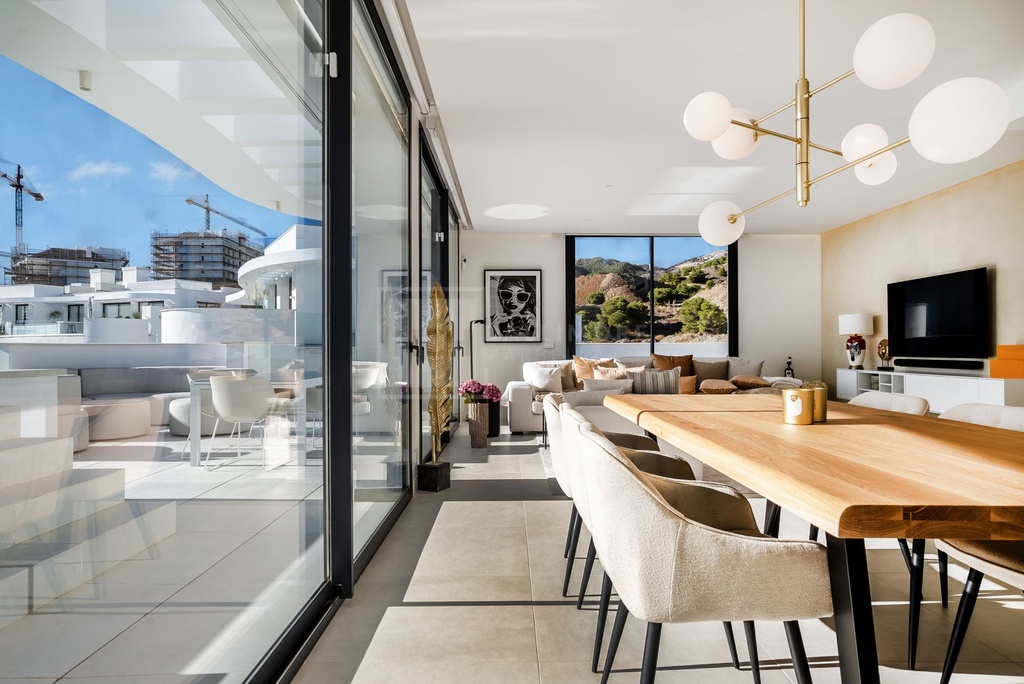 Luxusný penthouse v El Higueron – Inland