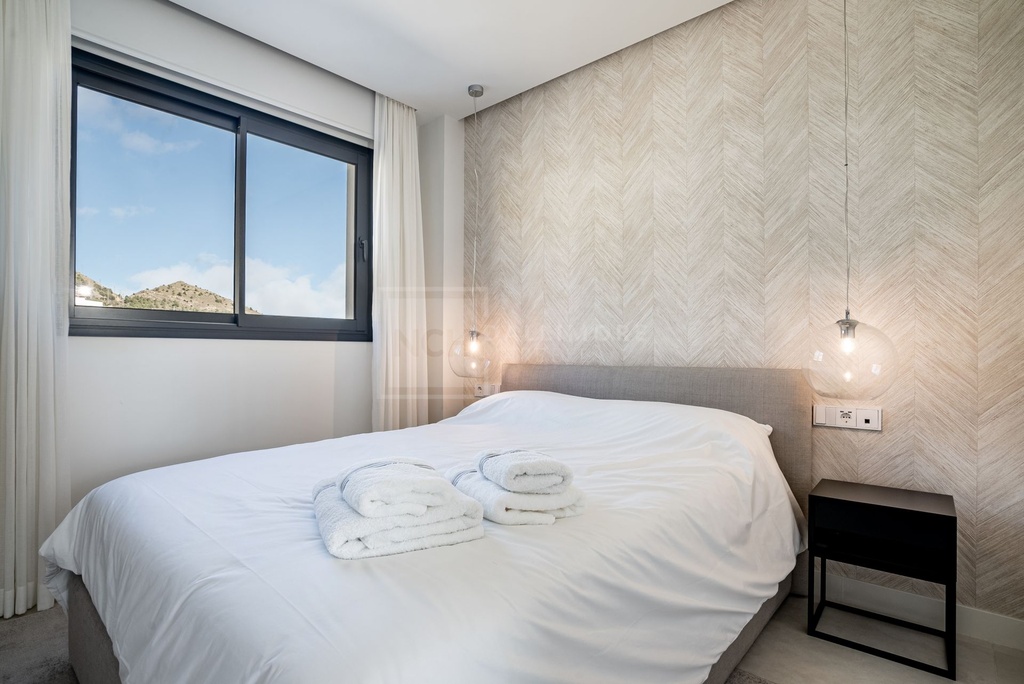 Luxusný penthouse v El Higueron – Inland