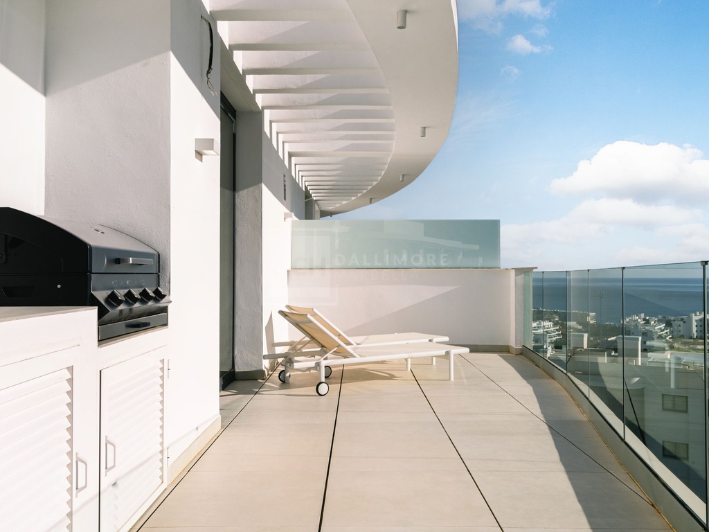 Luxusný penthouse v El Higueron – Inland