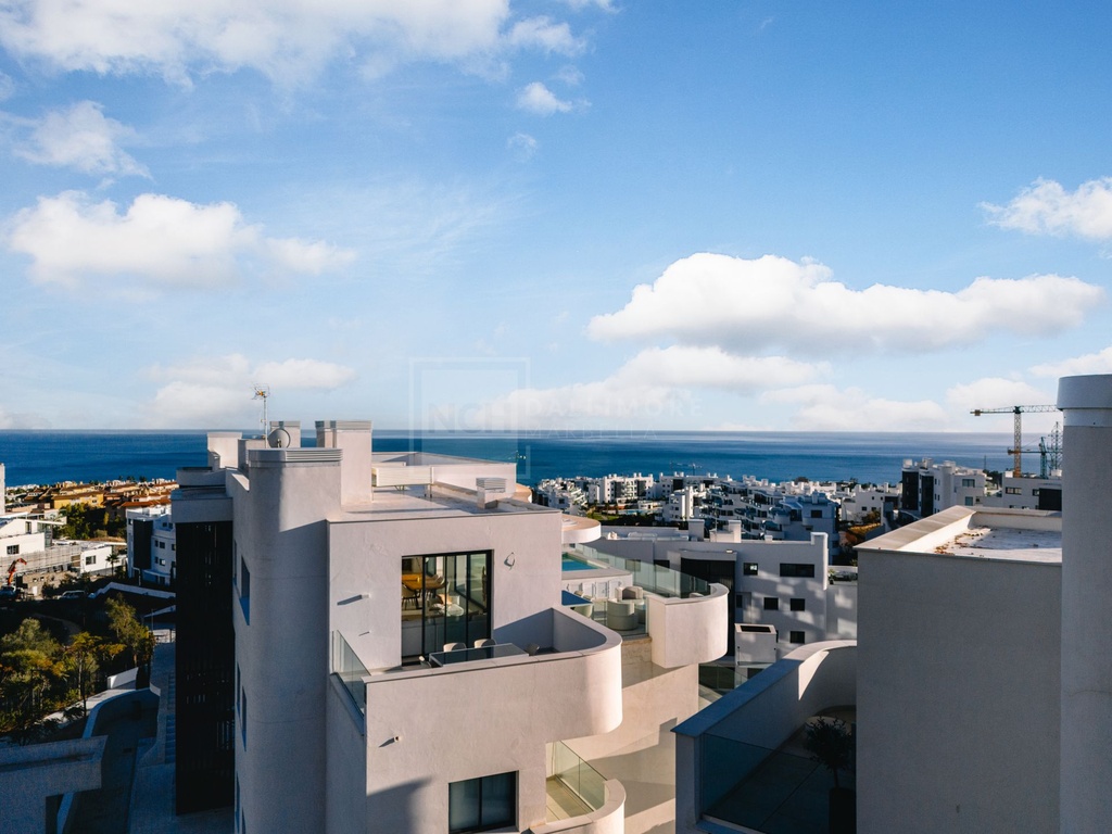 Luxusný penthouse v El Higueron – Inland