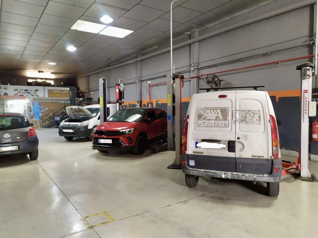 Moderný Commercial v Paterna – Costa de Valencia