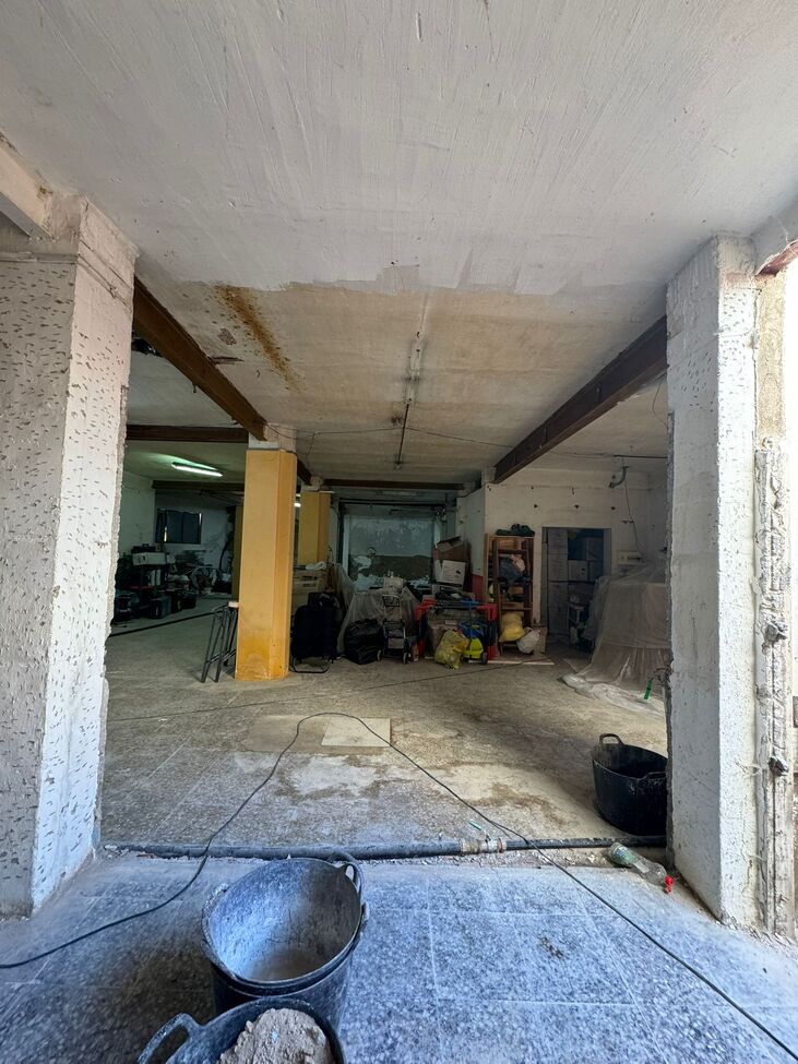 Moderný Commercial v Alicante – Campoamor
