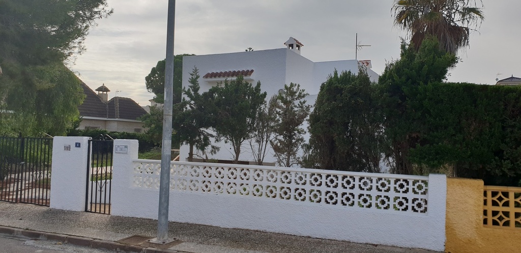 Luxusná vila v La Zenia – Costa Blanca