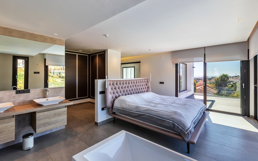 Luxusná vila v El Paraíso, Estepona – Costa del Sol