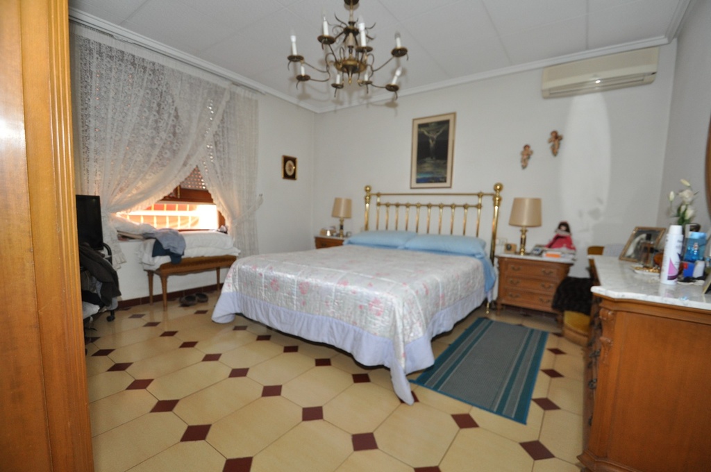 Luxusný mestský dom v Petrer – Inland