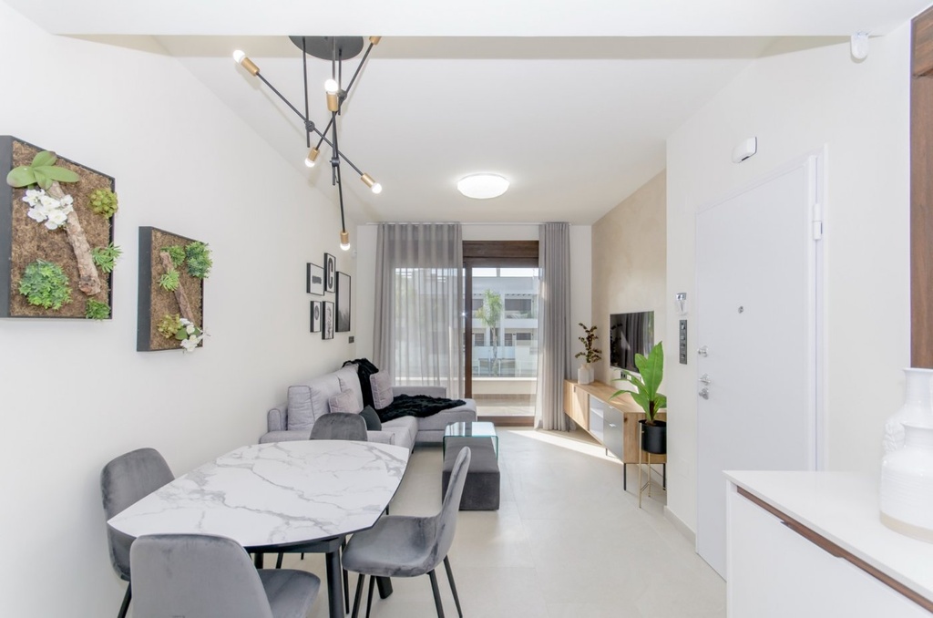 Moderný bungalow v Torrevieja – Los Balcones