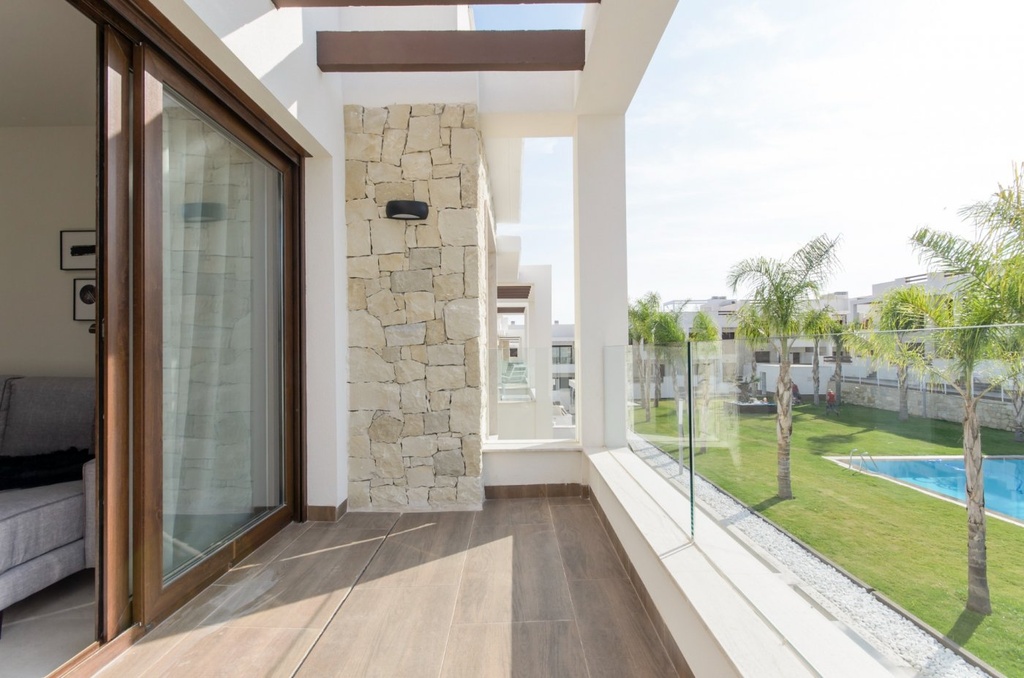 Moderný bungalow v Torrevieja – Los Balcones