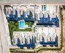 Nové, kľúčom odovzdávajúce domy v radovom prevedení a dvojdomy v Altaona Golf Resort v Murcii