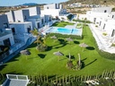 Nové, kľúčom odovzdávajúce domy v radovom prevedení a dvojdomy v Altaona Golf Resort v Murcii