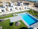 Nové, kľúčom odovzdávajúce domy v radovom prevedení a dvojdomy v Altaona Golf Resort v Murcii