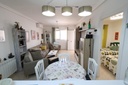 Zenia Mar III: prízemný bungalow o rozlohe 74 m2, s veľkou 25 m2 dláždenou terasou a záhradou s grilom. Zariadenie zahŕň