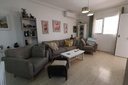 Zenia Mar III: prízemný bungalow o rozlohe 74 m2, s veľkou 25 m2 dláždenou terasou a záhradou s grilom. Zariadenie zahŕň