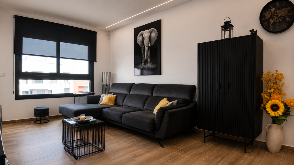 Moderný penthouse s priestranným soláriom a bazénom v Villamartín