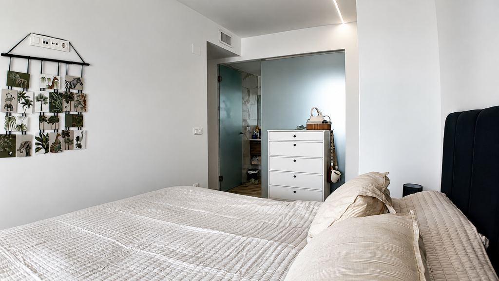 Moderný penthouse s priestranným soláriom a bazénom v Villamartín