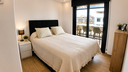 Moderný penthouse s priestranným soláriom a bazénom v Villamartín