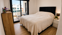 Moderný penthouse s priestranným soláriom a bazénom v Villamartín