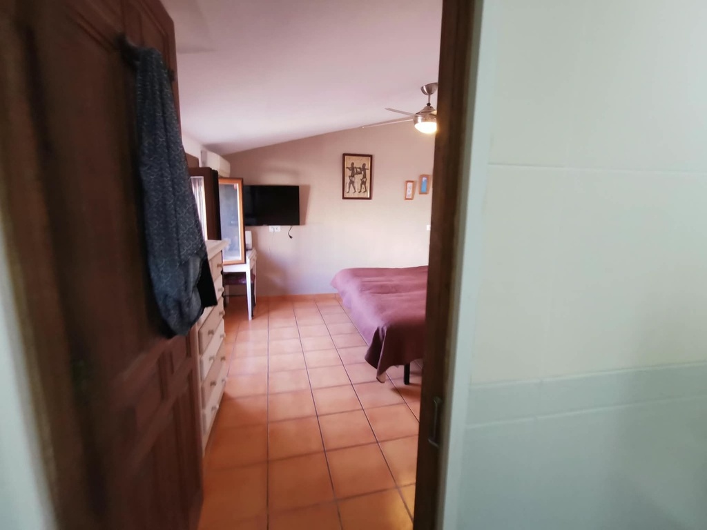 Krásne zrekonštruovaný vidiecky dom so 4/5 izbami, súkromnou bazénom, veľkou záhradou a výhľadmi na vidiek