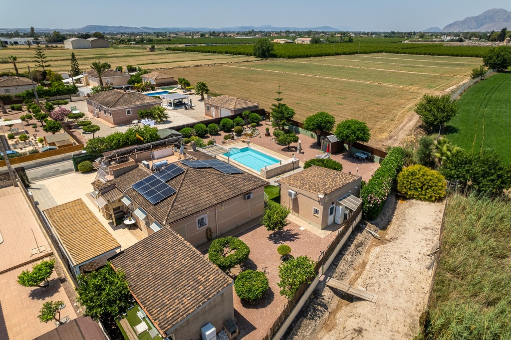 Exkluzívna vidiecka finca v štýle Stredomoria – oáza pokoja a luxusu
