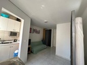 Objavte svoj nový domov v srdci Torrevieja! Tento pôvabný byt, situovaný len 400 metrov od mora 🏖️, ponúka jedinečnú prí