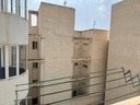 Objavte svoj nový domov v srdci Torrevieja! Tento pôvabný byt, situovaný len 400 metrov od mora 🏖️, ponúka jedinečnú prí