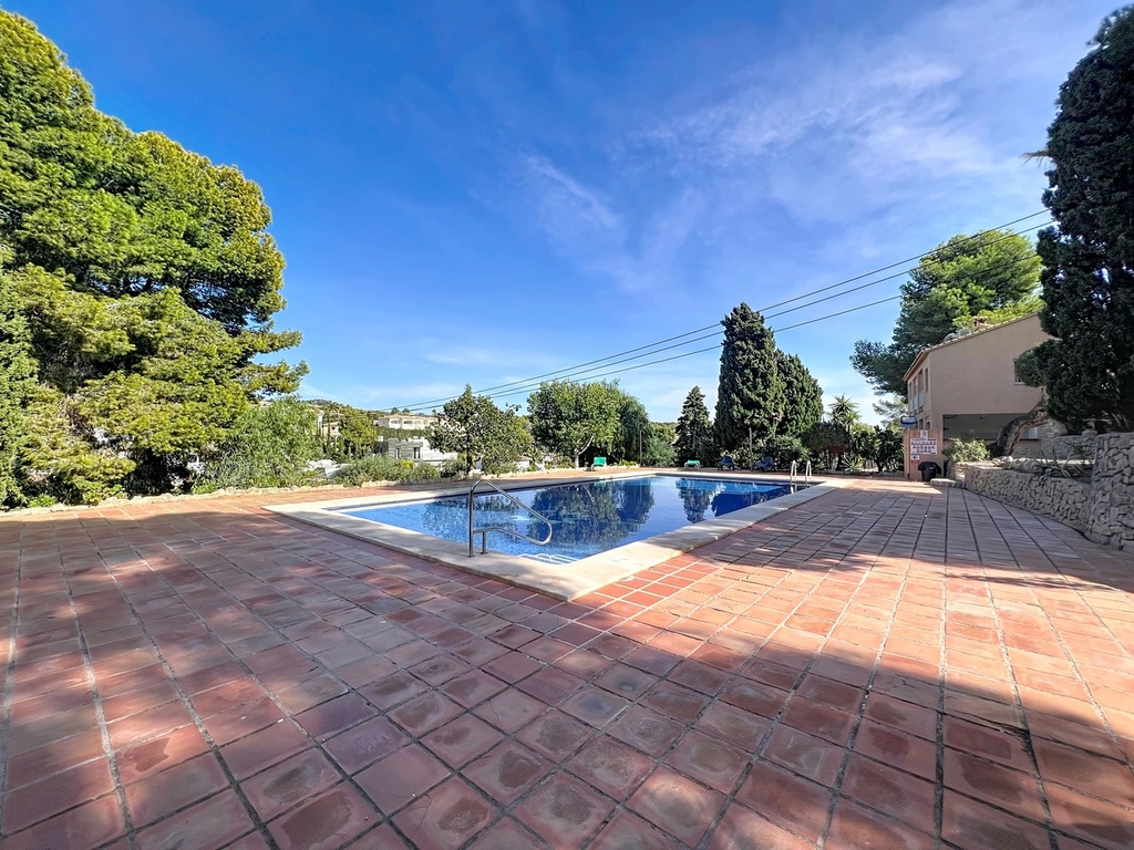 Ibizský štýlový dom v Benisse / Calpe s bazénom a tenisovým kurtom – 269 900 €
