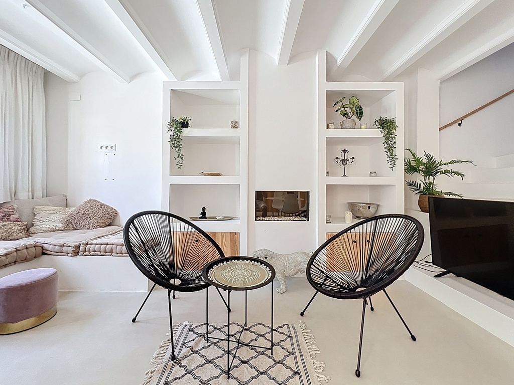Ibizský štýlový dom v Benisse / Calpe s bazénom a tenisovým kurtom – 269 900 €