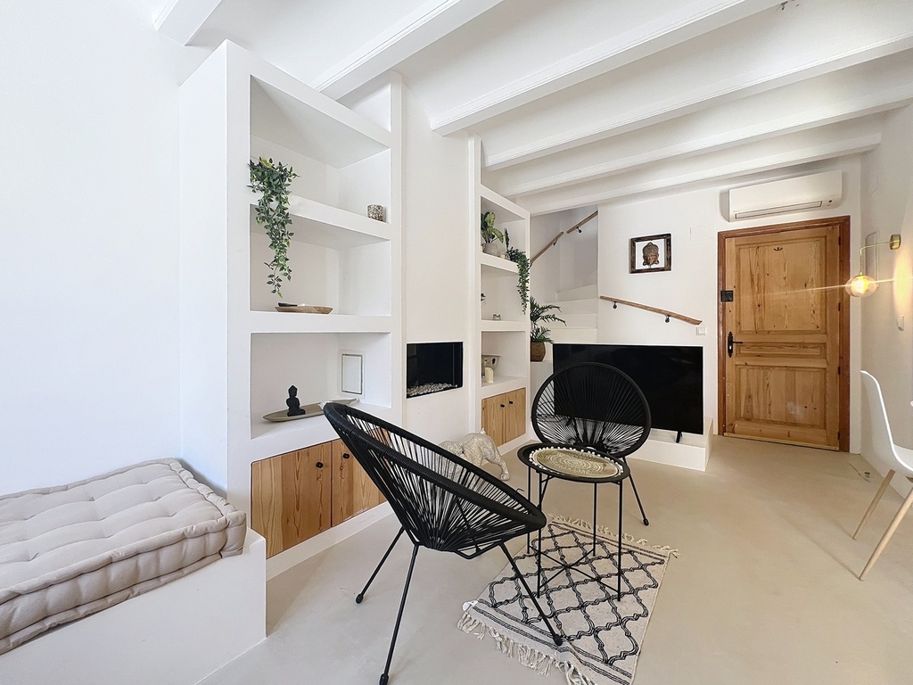 Ibizský štýlový dom v Benisse / Calpe s bazénom a tenisovým kurtom – 269 900 €