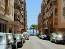 Na predaj 1-izbový byt v oblasti Playa del Cura v Torrevieja, iba 200 metrov od mora. Byt pozostáva z jednej spálne, kúp