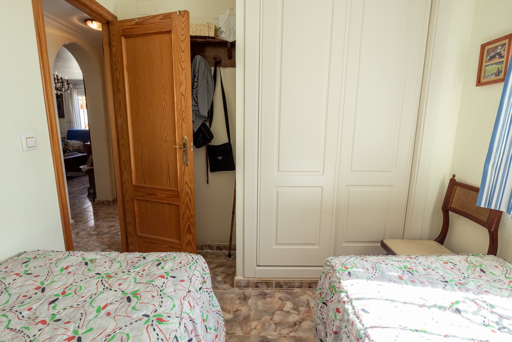 Táto výnimočná 180 m² stredozemná vila sa nachádza na privilégovanom mieste na rozľahlej a úplne súkromnej parcele o roz