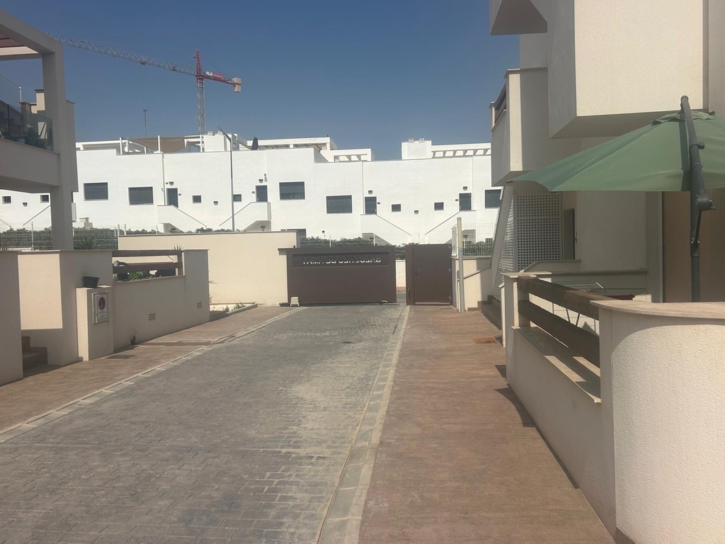 Krásne prízemné bývanie v AMAY Los Balcones, Torrevieja – turistická licencia, súkromné parkovanie a plne zariadené