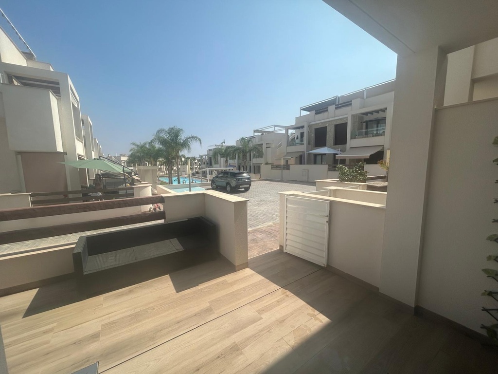 Krásne prízemné bývanie v AMAY Los Balcones, Torrevieja – turistická licencia, súkromné parkovanie a plne zariadené