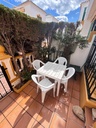 Objavte tento pôvabný prízemný bungalov nachádzajúci sa v žiadanej štvrti Torre La Mata v Torrevieja. Registrovaná cena