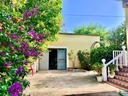 Mediterránska vila pre tých, ktorí hľadajú niečo, čo sa už dnes ťažko nachádza. V Daya Vieja, obklopení rozsiahlymi lánm