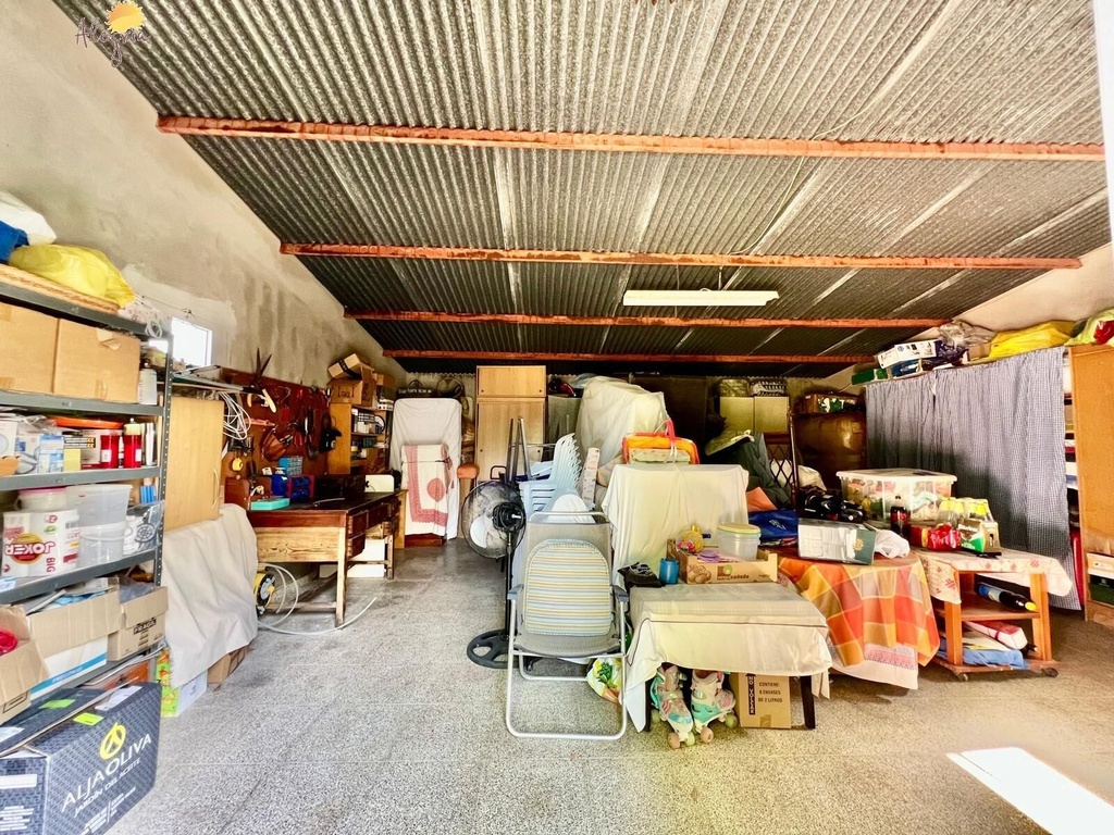 Mediterránska vila pre tých, ktorí hľadajú niečo, čo sa už dnes ťažko nachádza. V Daya Vieja, obklopení rozsiahlymi lánm