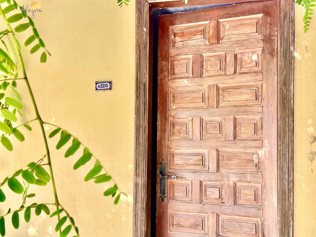 Mediterránska vila pre tých, ktorí hľadajú niečo, čo sa už dnes ťažko nachádza. V Daya Vieja, obklopení rozsiahlymi lánm