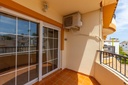 Nachádza sa v žiadanej časti Residencial Ibiza a tento zariadený byt s rozlohou 55 m² ponúka veľmi účelné dispozičné rie