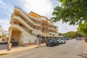 Nachádza sa v žiadanej časti Residencial Ibiza a tento zariadený byt s rozlohou 55 m² ponúka veľmi účelné dispozičné rie