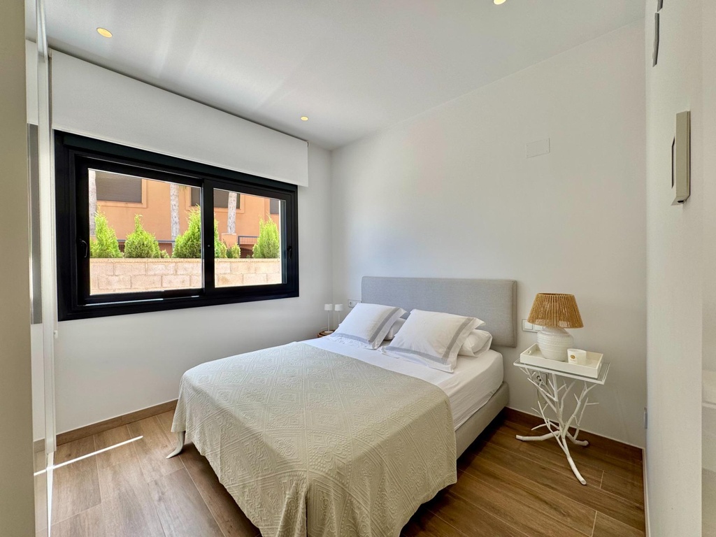 štýlová vila s čiastočným výhľadom na more. táto nádherná vila sa nachádza na pozemku 350 m² a ponúka približne 250 m² z